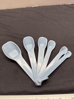 Rubbermaid 6-Piece Gray Plastic Measuring Spoon Set For Dry & Liquid Ingredients